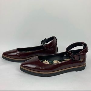 Ankle strap maroon flats
